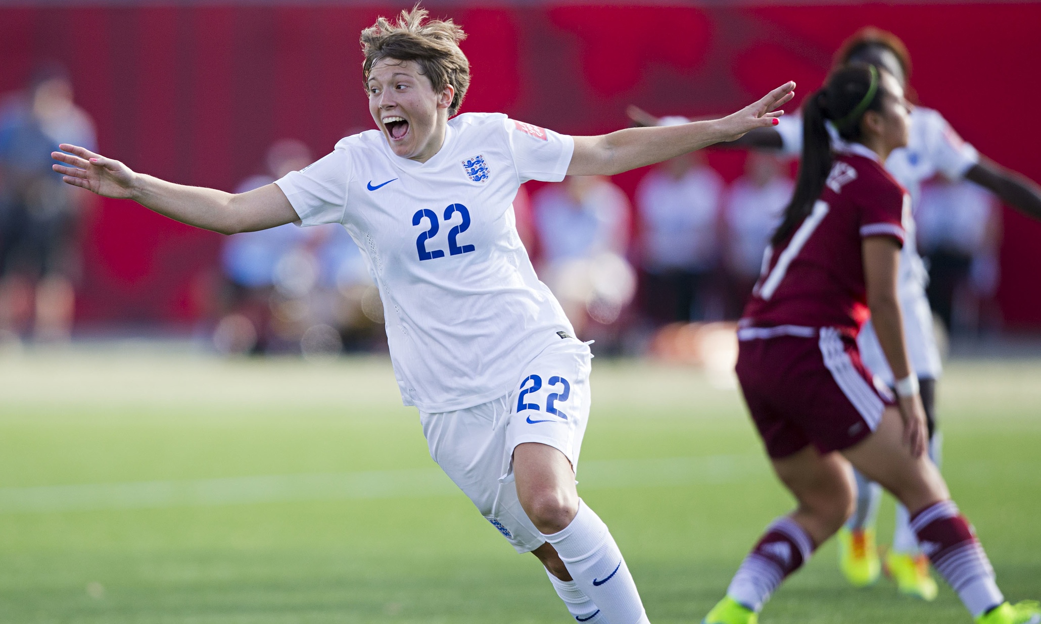 England’s Fran Kirby joins Chelsea from Reading for record fee
