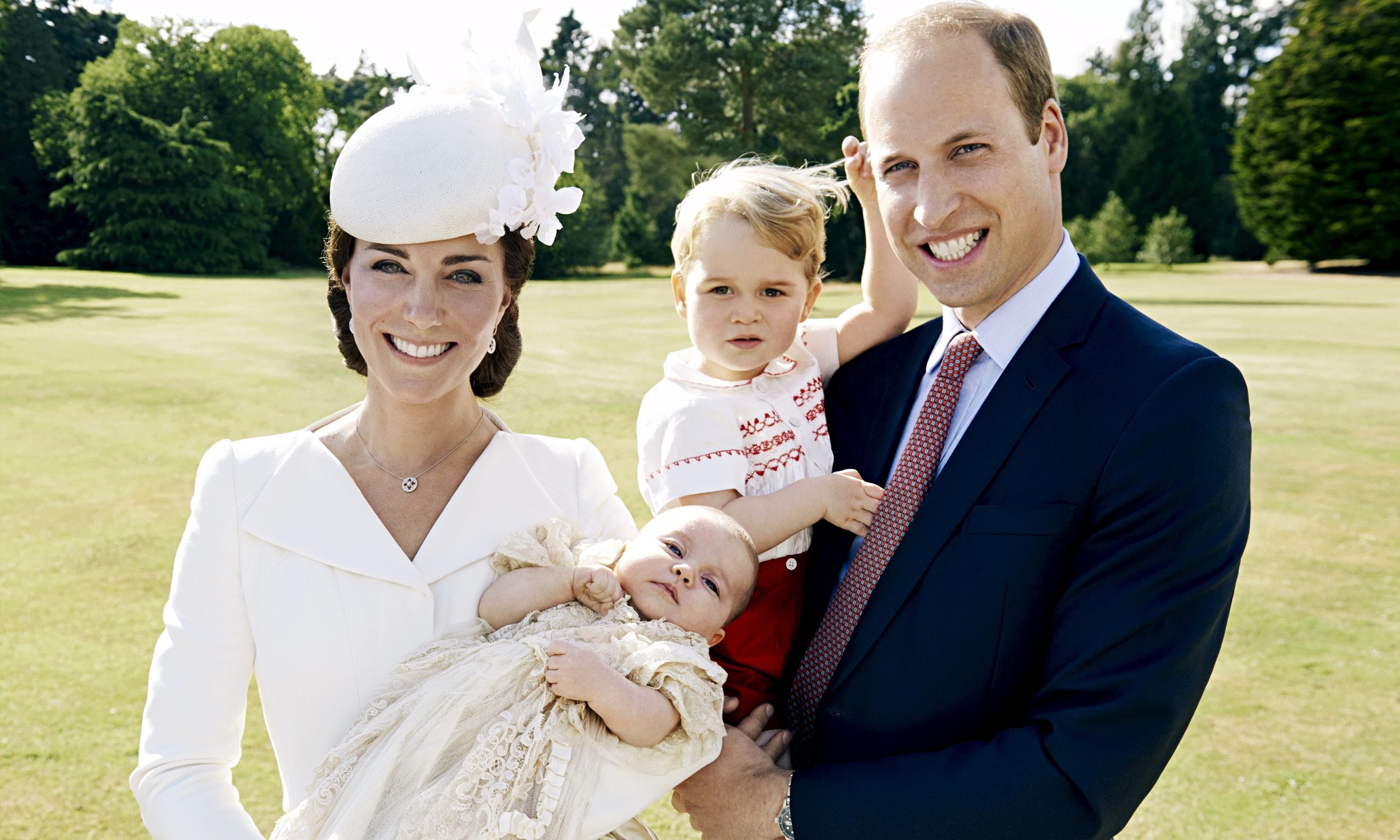 Testino’s portrait of William and Kate is a sickly sweet lie | Jonathan Jones