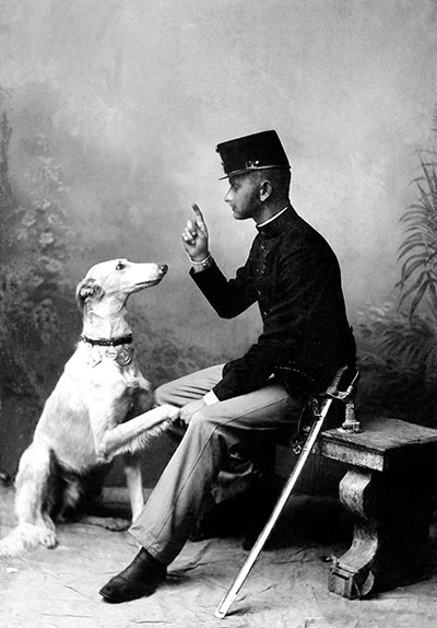 http://static.guim.co.uk/sys-images/Lifeandhealth/Pix/pictures/2011/7/18/1310986588904/A-soldier-with-his-dog-012.jpg