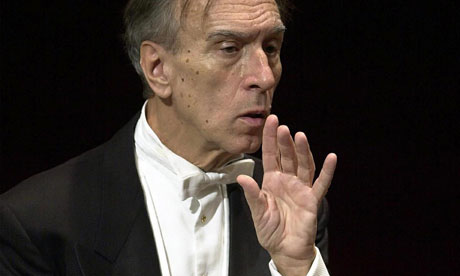 http://static.guim.co.uk/sys-images/Music/Pix/pictures/2011/10/14/1318602694258/Claudio-Abbado-appears-to-007.jpg