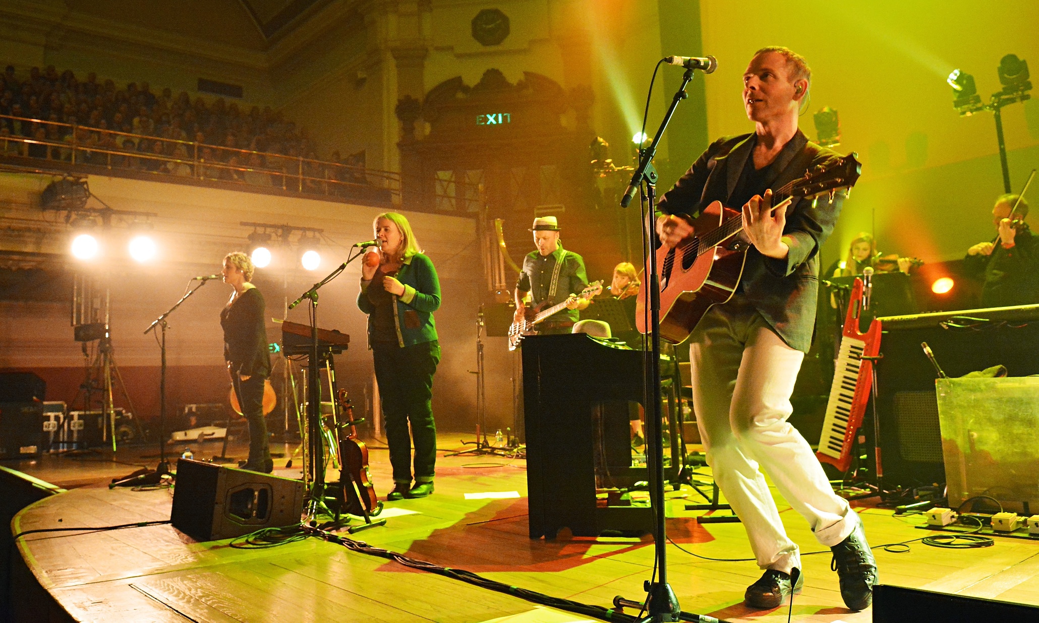 Belle and Sebastian review – indie stalwarts get political in Westminster
