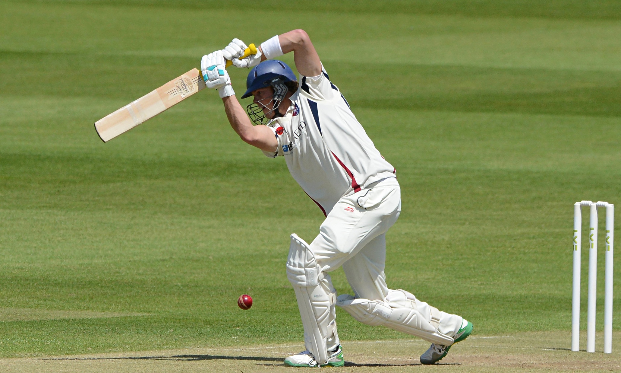 Joe Denly and Sam Northeast help Kent break duck against Gloucestershire