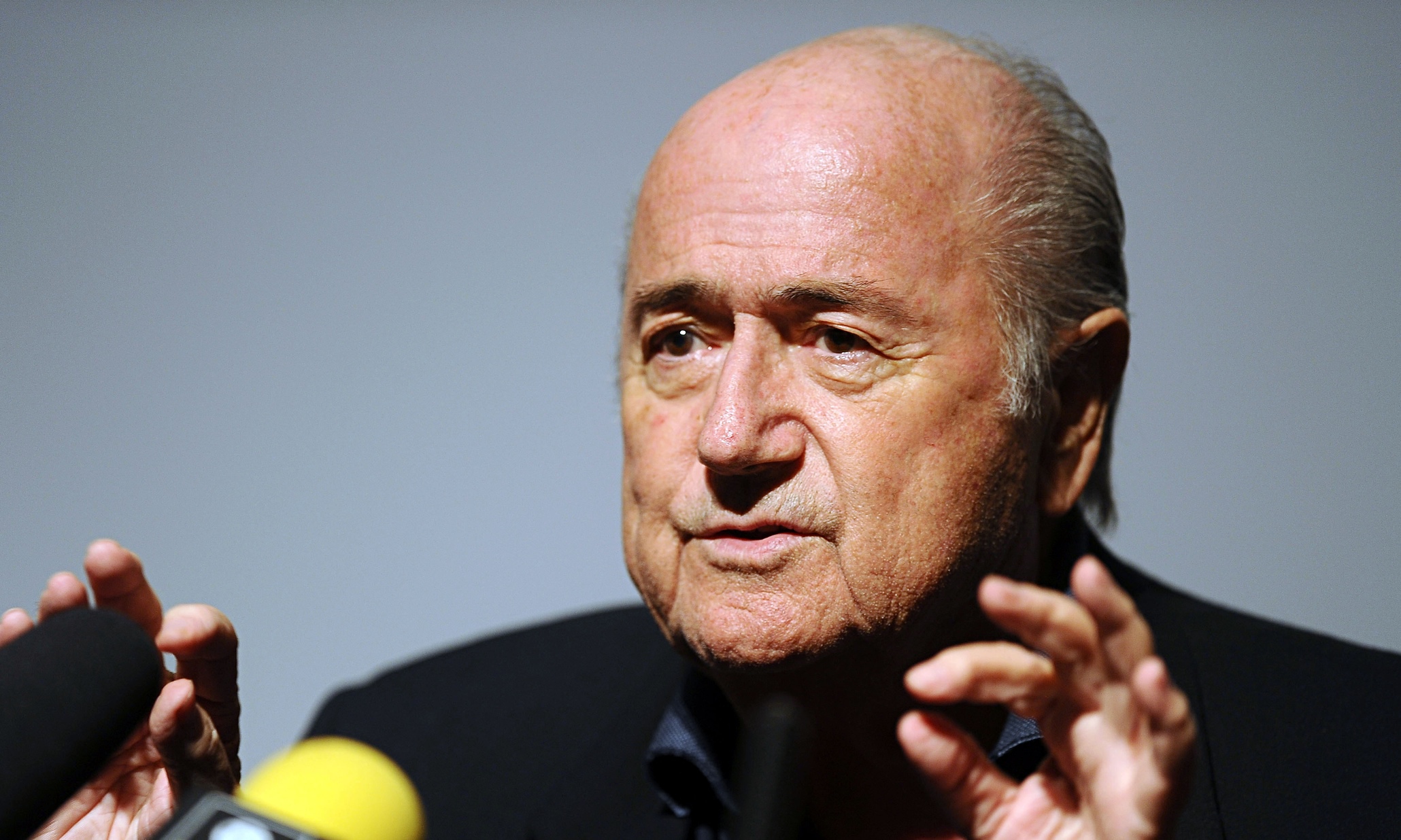 Sepp Blatter confident of fifth term as Fifa grandees gather in Zurich