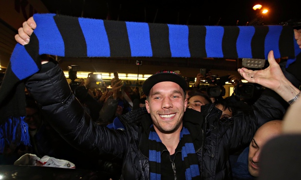 Arsenal’s Lukas Podolski arrives in Italy to complete Internazionale move