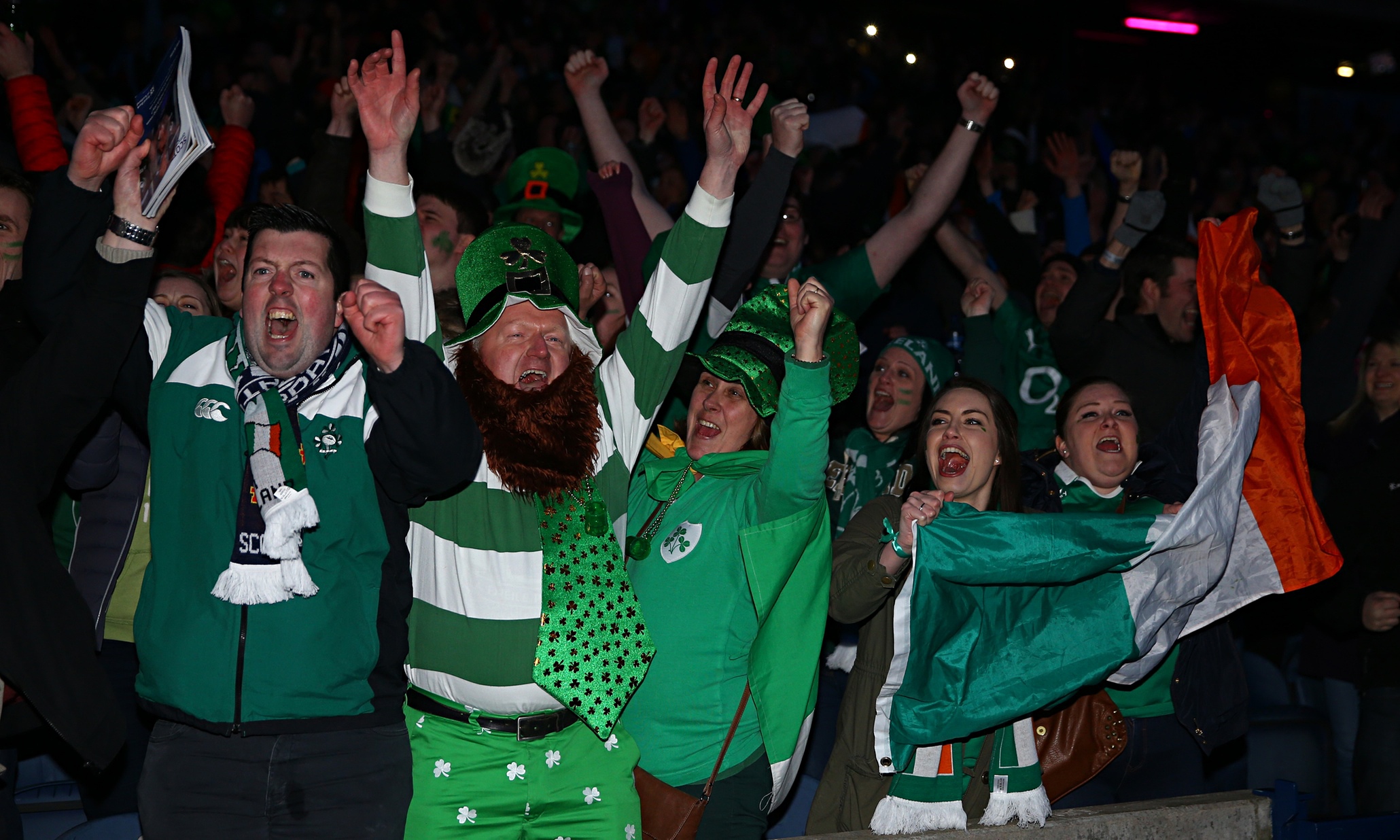 Ireland win Six Nations after long wait when England fall short