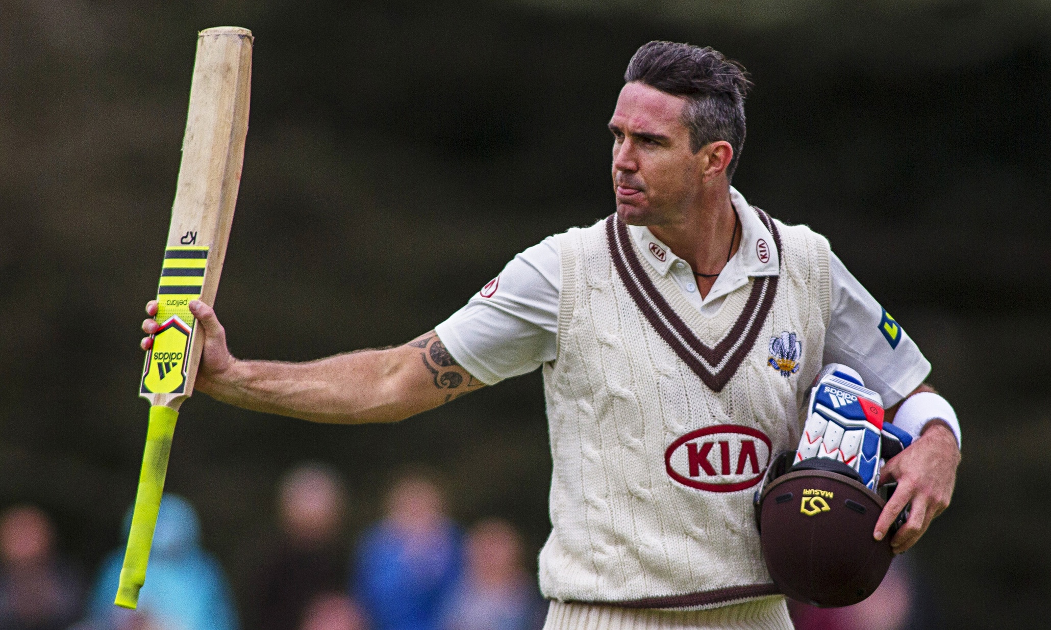 Andrew Strauss tells Kevin Pietersen his England career is over - report