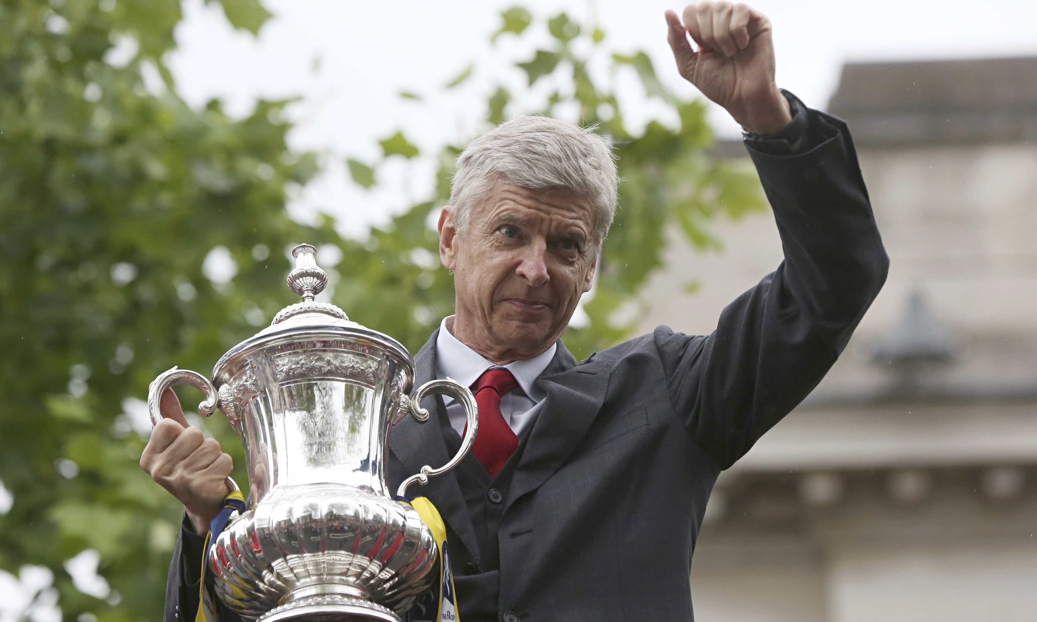 Arsène Wenger vows to put Arsenal’s cohesion above summer spending