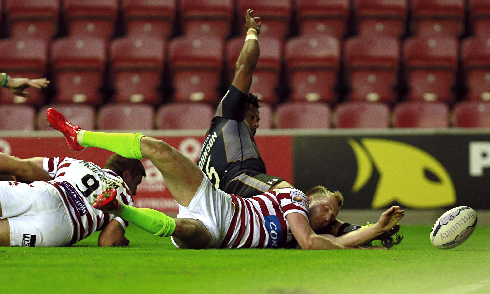 Wigan 19-12 Salford | Super League match report