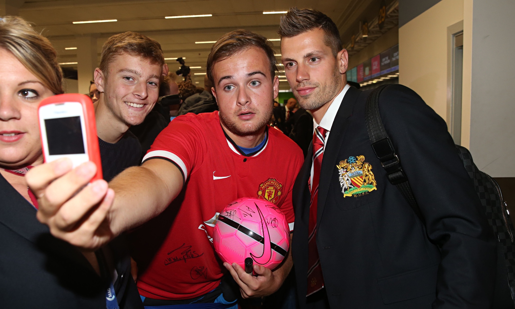 Morgan Schneiderlin at Manchester United: the key questions | Jamie Jackson and Dominic Fifield