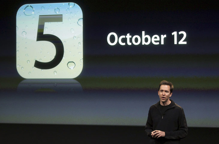 iPhone 5: Scott Forstall announces the iOS 5 launch date