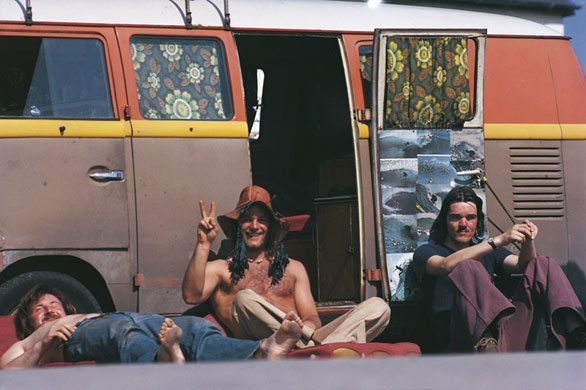 The Surfing Tribe: Classic surf road trip in the 70s