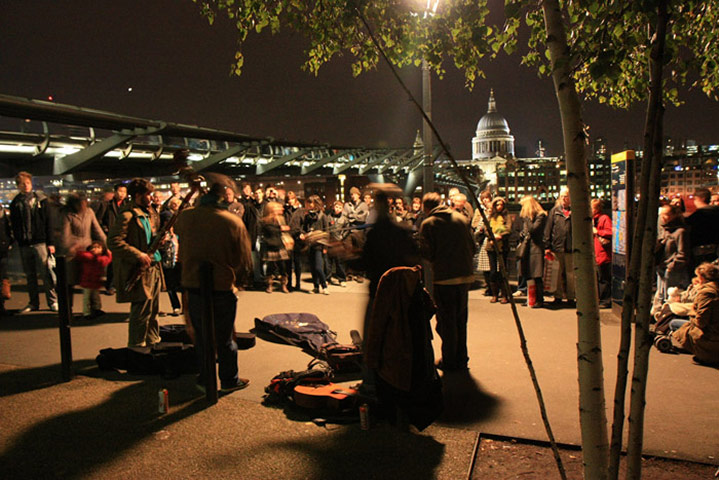 Been there comp Nov 2010: Crowds on Southbank, London