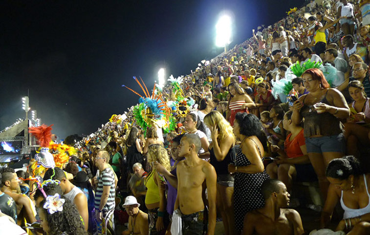 Been there comp Nov 2010: Crowd at Rio Carnival