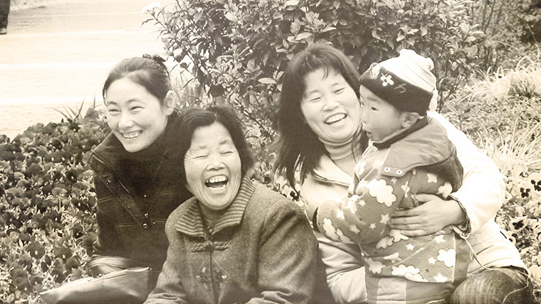 Been there comp Dec 2010: A smiling family in Shanghai, China