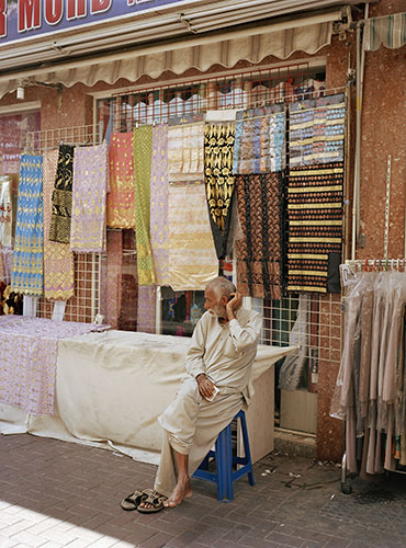 Raymond Depardon: Cities: United Arab Emirates, Dubai: textiles shop