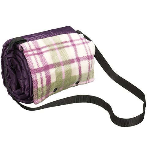 Picnic kit: Walker cottage rug in pin