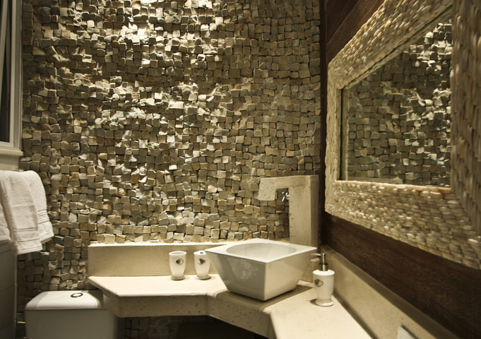 Travel airbnb: airbnb Rio bathroom