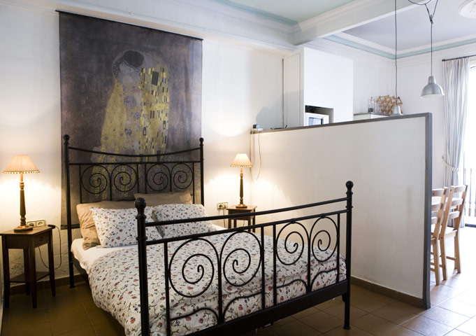 Travel airbnb: airbnb Barcelona