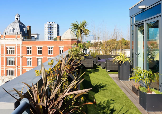 Travel airbnb: airbnb london docklands roof