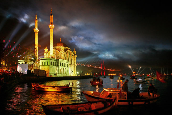 Istanbul - in pictures: Ortakoy Mosque