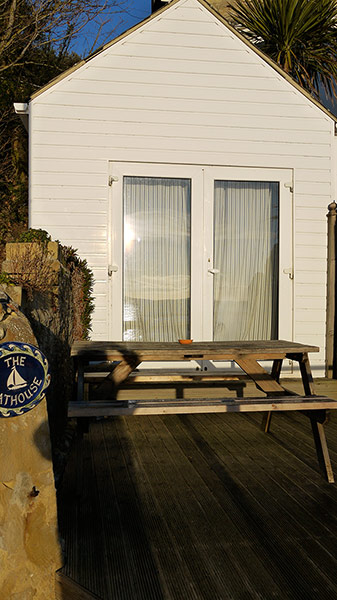 valentine cottages: boathouse isle of wight