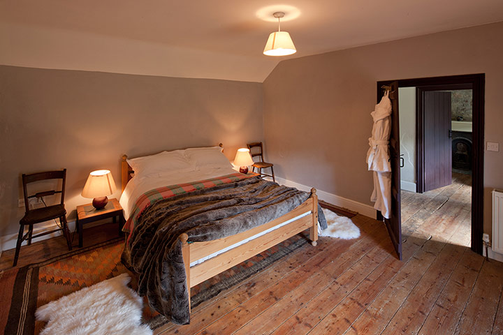 valentine cottages: manal bedroom