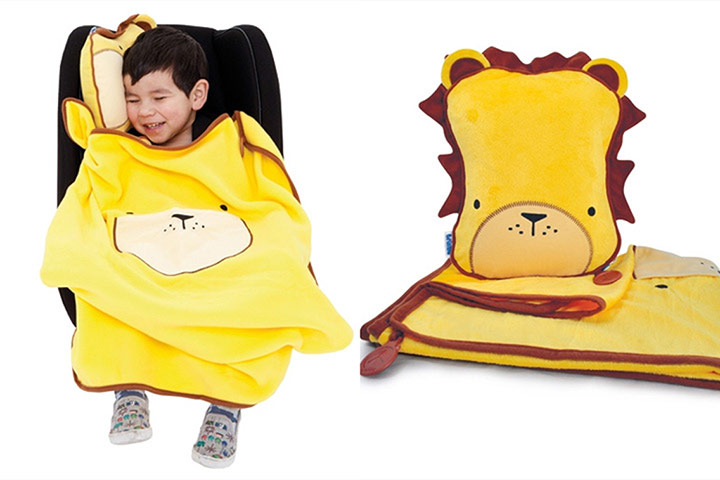 Christmas gifts: Snoozihedz travel pillow and blanket