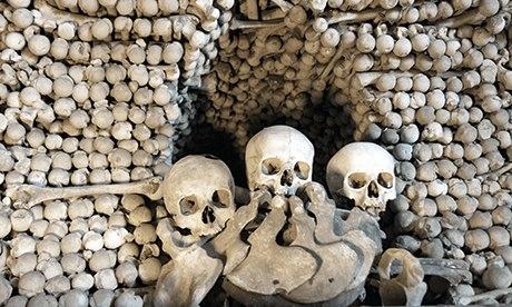 http://static.guim.co.uk/sys-images/Travel/Pix/gallery/2013/10/29/1383046504326/Sedlec-Ossuary-Kutna-Hora-024.jpg