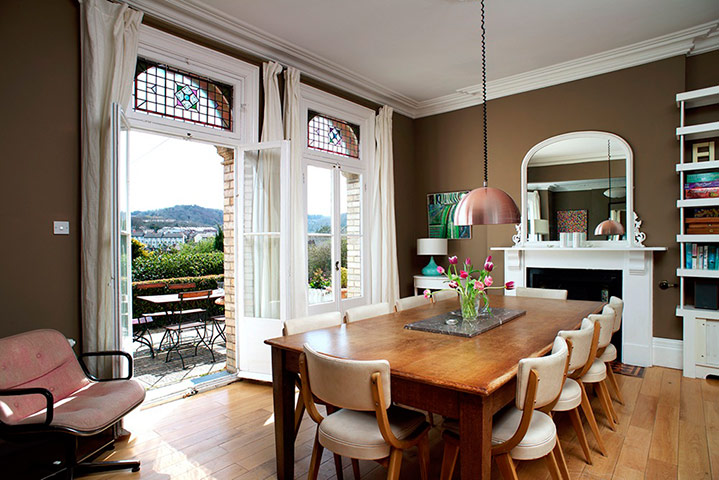 cool cottages devon: The Quarry, dining room