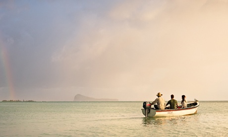 A sunrise boat trip can be arranged by the Zilwa hotel