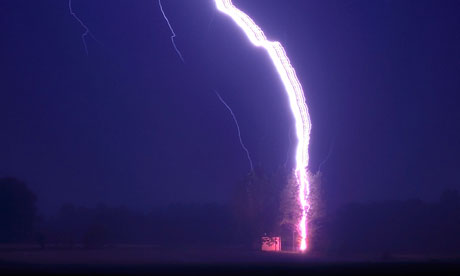 Ribbon-lightning-strikes--009.jpg